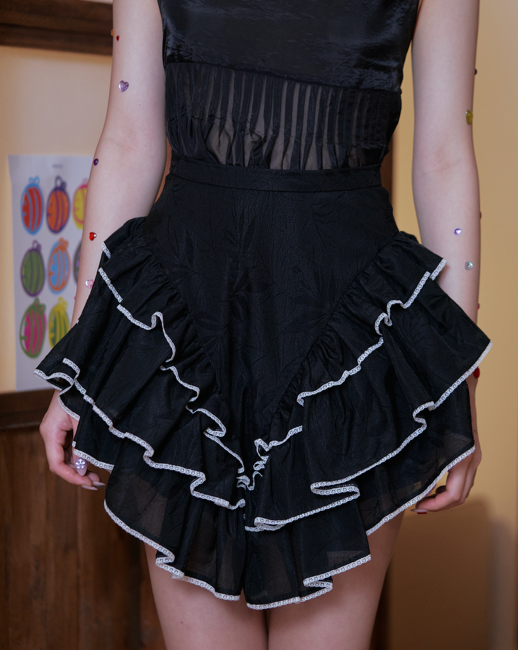Black Cabbage Flare Short Skirt