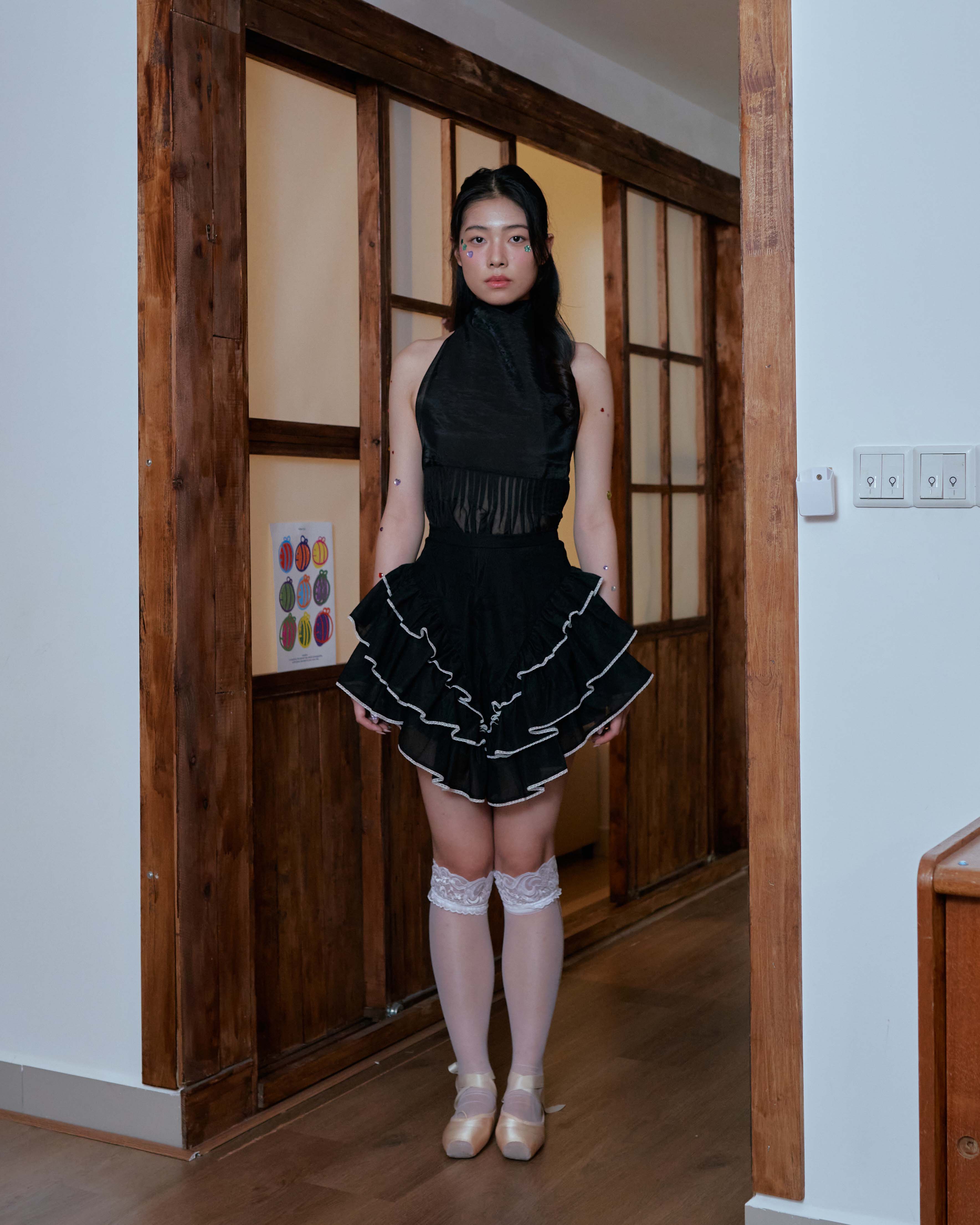 Black Cabbage Flare Short Skirt