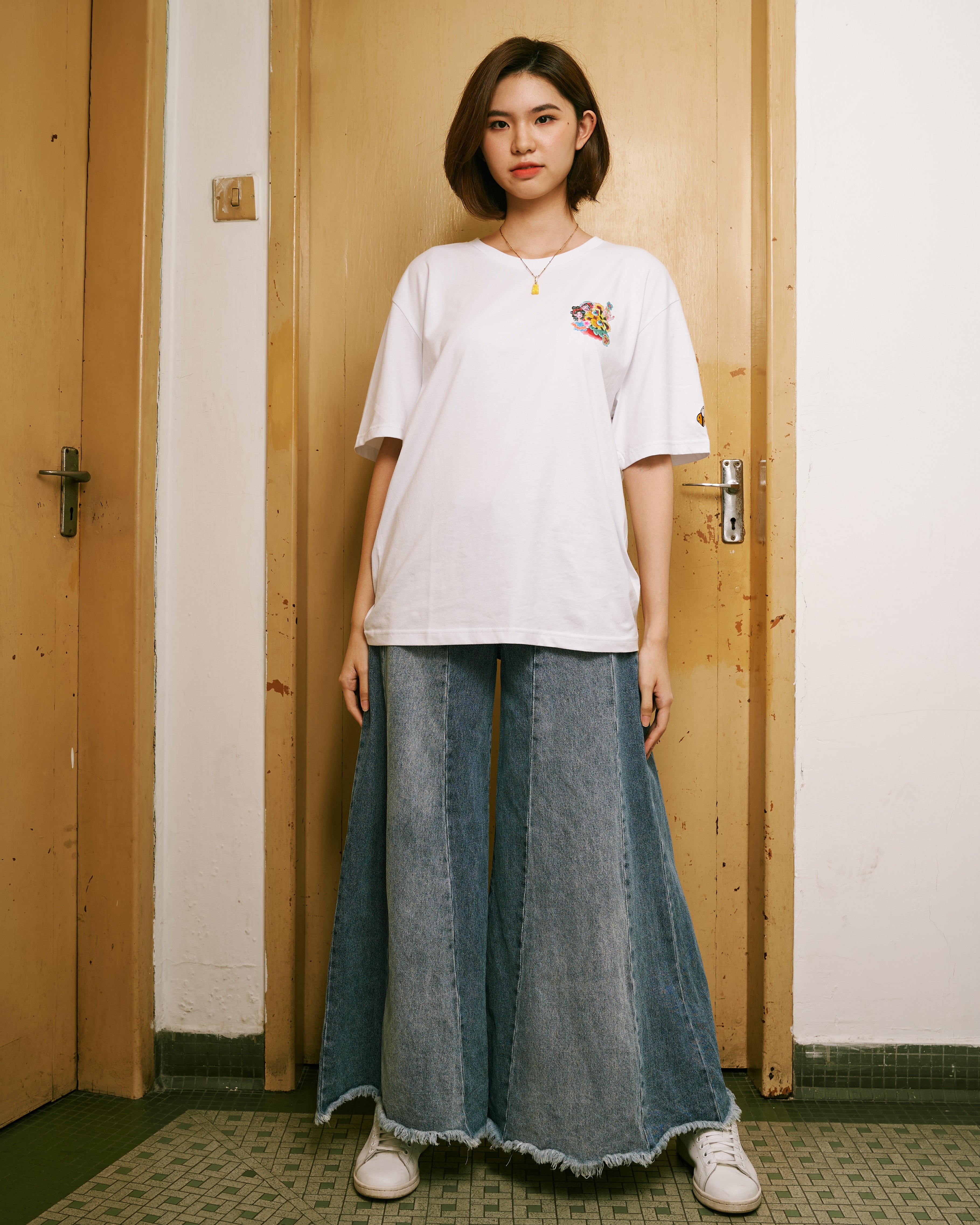 1 logo Tiger Tee